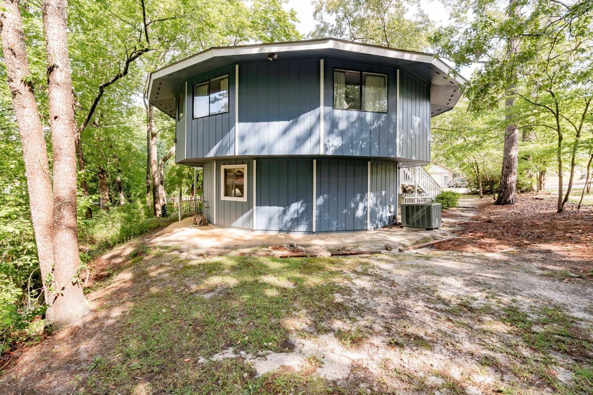 Opulent Octagonal Oasis With Spiral Stairs-Minutes To Base Columbia Exterior foto
